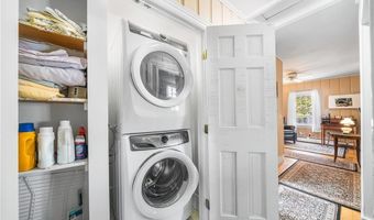 146 Bay View Ave, Bristol, RI 02809