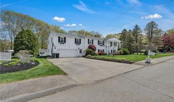 15 Driftwood Dr, Coventry, RI 02816