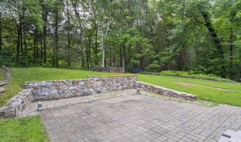 15 Blueberry Ln, Burlington, CT 06013