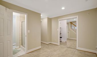 8304 FIVE GATES Rd, Annandale, VA 22003