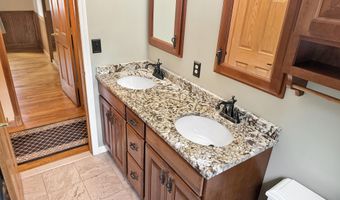6 Westchester Dr, Albany, NY 12205