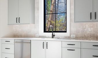 2929 N GREENCASTLE St, Arlington, VA 22207