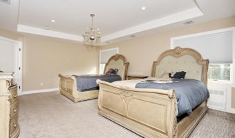 13 Autumn Ct, Airmont, NY 10901