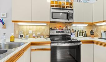 755 Williamsburg Cir, Warwick, RI 02886