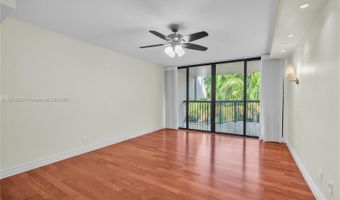 20351 W Country Club Dr TH17, Aventura, FL 33180