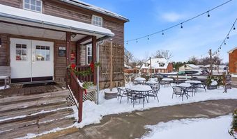4402 220Th Trl, Amana, IA 52203