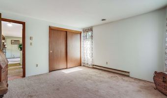 5 River St, Newmarket, NH 03857