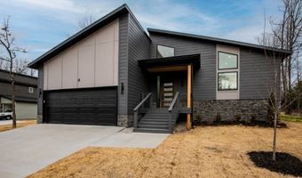 4 Romine Pl, Bella Vista, AR 72715