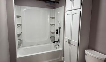 1320 Lake Dr, Ashland, OH 44805