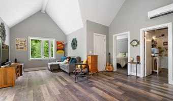 7105 SE Torch Lake Dr, Alden, MI 49612