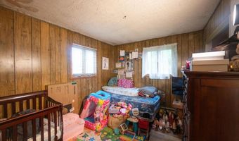 42 Ronald Dr N, Amityville, NY 11701