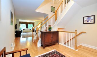 8 Centerbrook Ct 8, Avon, CT 06001