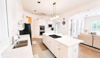 11001 Shoreline Dr, Baton Rouge, LA 70809