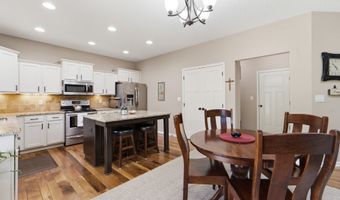 617 Timberview Dr, Adel, IA 50003