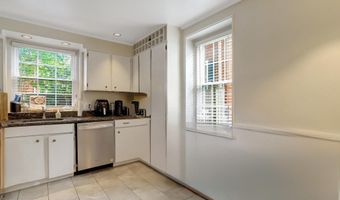 3004 S COLUMBUS St S A2, Arlington, VA 22206