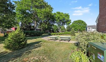 3422 Burbank Dr, Ann Arbor, MI 48105