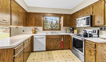 1181 Karth Lake Dr, Arden Hills, MN 55112