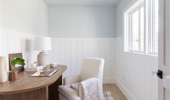 157 Ellery Ave, Middletown, RI 02842