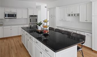 125 Fernwood Dr, East Greenwich, RI 02818