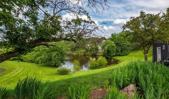742 Arbor Ridge Ct, Ballwin, MO 63021