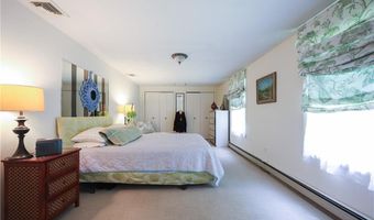 42 Hopkins Ave, Johnston, RI 02919