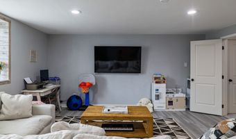 1304 S 10th St, Adel, IA 50003