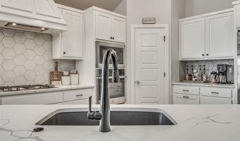 428 Vista Dr, Yukon, OK 73099