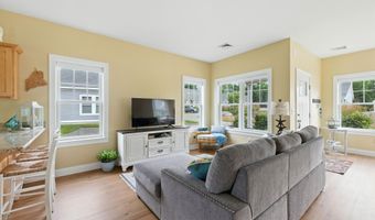 12 Sunrise Ln, Arundel, ME 04046