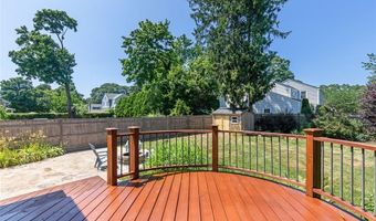 85 Highland Ave, Barrington, RI 02806