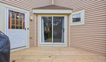 7 Silversmith Dr, Danbury, CT 06811