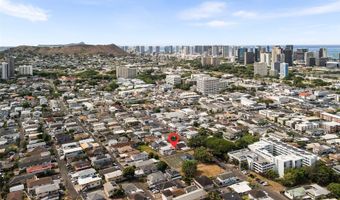 628 Kunawai Ln B, Honolulu, HI 96817