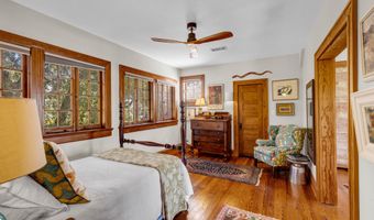 119 Washington St, Bay St. Louis, MS 39520