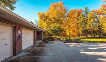 3 W Fairmount Dr, Alton, IL 62002