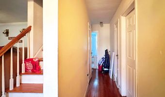 29 Hooker Rd, Bridgeport, CT 06610