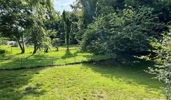 16 Cherry St, Badin, NC 28001