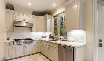 1128 S 6th Ave, Arcadia, CA 91006