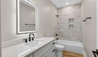 10113 Bald Eagle Dr, Biloxi, MS 39532