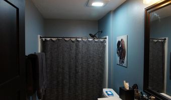 1127 NE 32nd Ave, Aberdeen, SD 57401