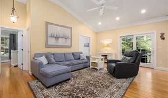 2393 Scituate Ave, Cranston, RI 02831