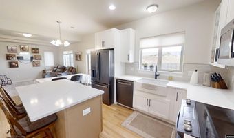 6015 Overlook Way, Mills, WY 82604