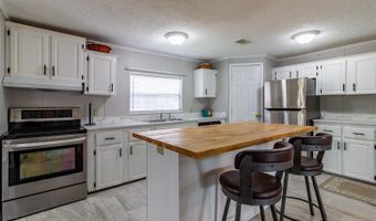 25836 MANHATTAN Ln, Astor, FL 32102