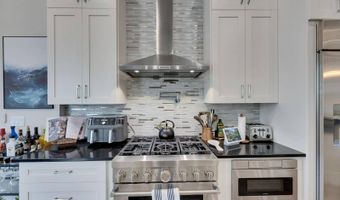 706 Manns Harbor Dr, Apollo Beach, FL 33572