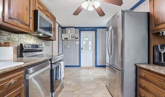 103 W KING St, Abbottstown, PA 17301
