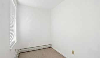 8 Cinnamon Ln, Narragansett, RI 02874