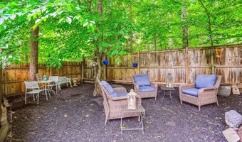 9201 LAUREL OAK Dr, Bethesda, MD 20817