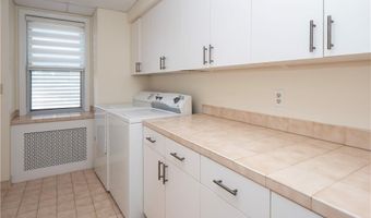 14 Lee Ave, Newport, RI 02840