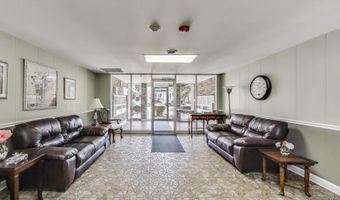 110 S Dunton Ave 2C, Arlington Heights, IL 60005