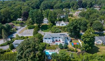 21 Crestwood Rd, Warwick, RI 02886