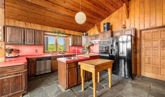 1035 Mohegan Trl, Block Island, RI 02807
