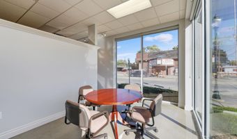 218 S Main St, Almont, MI 48003